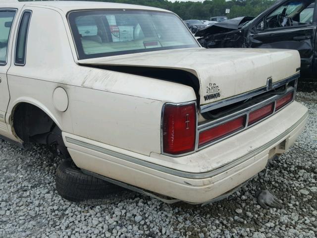 1LNLM83W9VY624285 - 1997 LINCOLN TOWN CAR C TAN photo 9