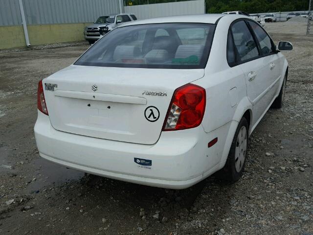 KL5JD56Z06K445269 - 2006 SUZUKI FORENZA WHITE photo 4