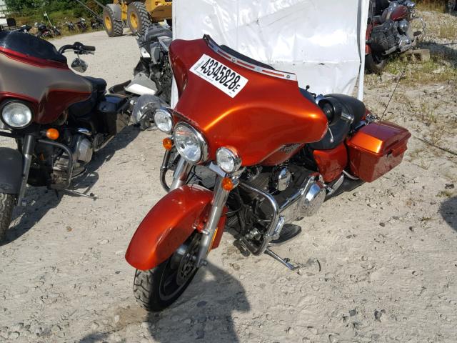 1HD1KB410BB676208 - 2011 HARLEY-DAVIDSON FLHX ORANGE photo 2