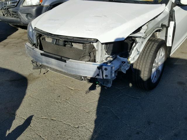 19VDE1F32DE020654 - 2013 ACURA ILX 20 WHITE photo 9