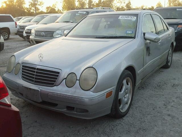 WDBJF83J72X072571 - 2002 MERCEDES-BENZ E 430 SILVER photo 2