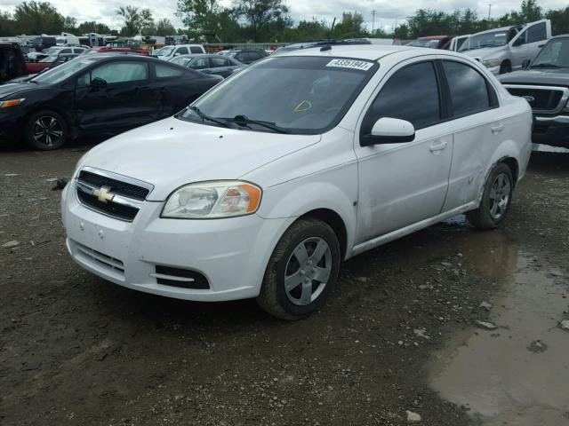 KL1TD56E39B323842 - 2009 CHEVROLET AVEO LS WHITE photo 2