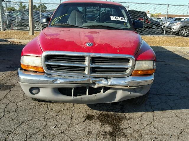 1B7FL26X1WS561418 - 1998 DODGE DAKOTA RED photo 9