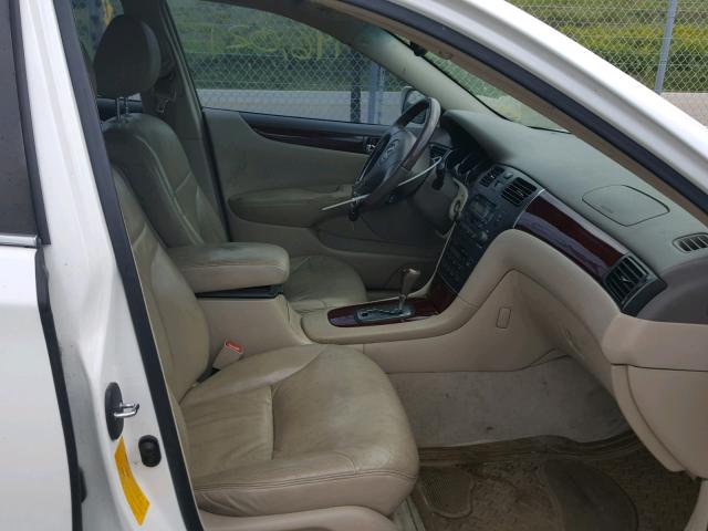 JTHBF30G020053613 - 2002 LEXUS ES 300 WHITE photo 5