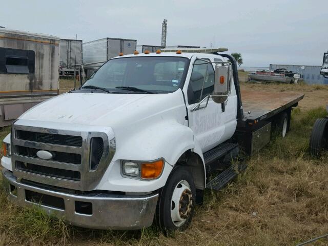 3FRWX65FX7V516215 - 2007 FORD F650 SUPER WHITE photo 2