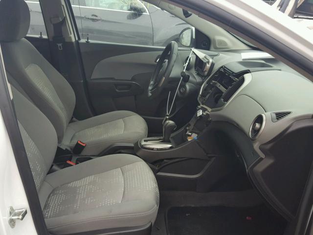 1G1JA6SH7E4196549 - 2014 CHEVROLET SONIC LS WHITE photo 5