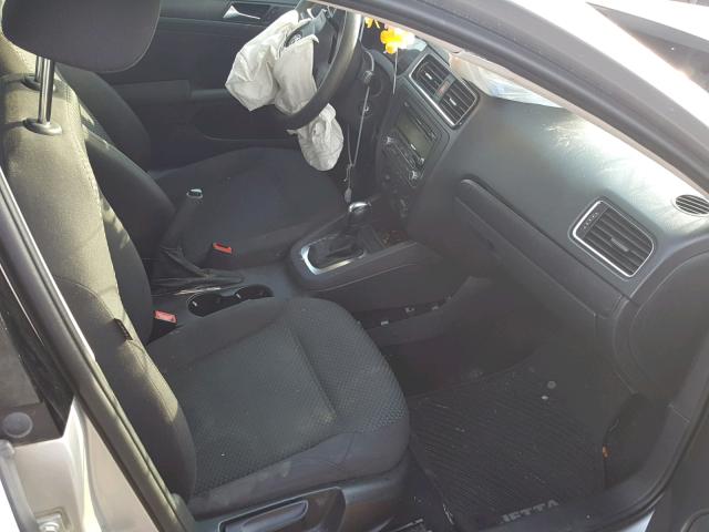 3VW2K7AJ0BM069061 - 2011 VOLKSWAGEN JETTA BASE SILVER photo 5