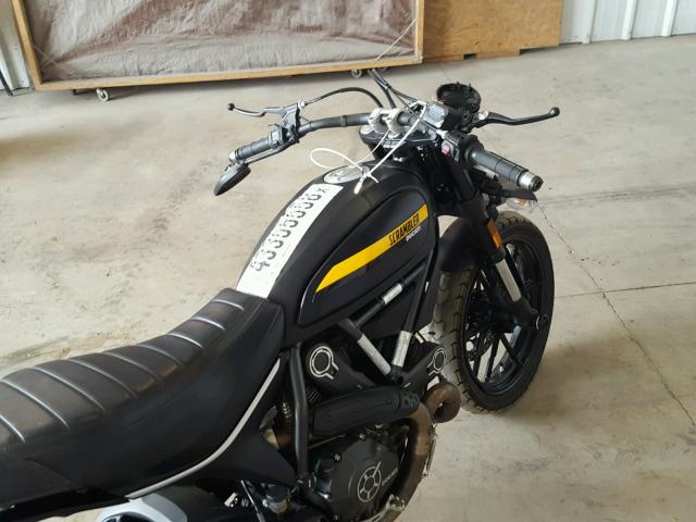 ML015ANMXGT008235 - 2016 DUCATI SCRAMBLER 黑色 照片 5