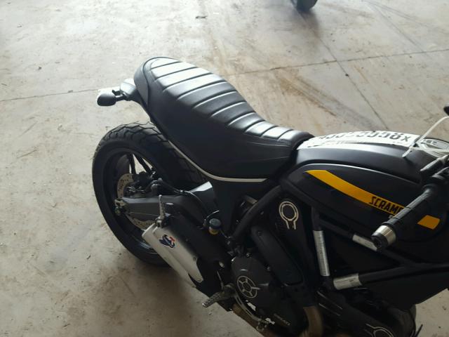 ML015ANMXGT008235 - 2016 DUCATI SCRAMBLER 黑色 照片 6