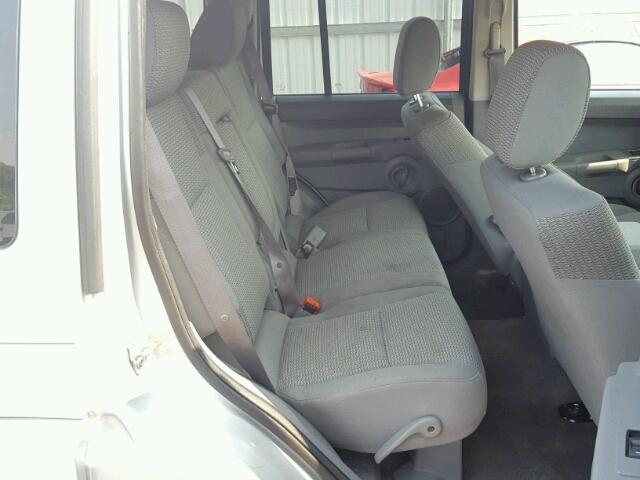 1J8HG48K46C318229 - 2006 JEEP COMMANDER GRAY photo 6