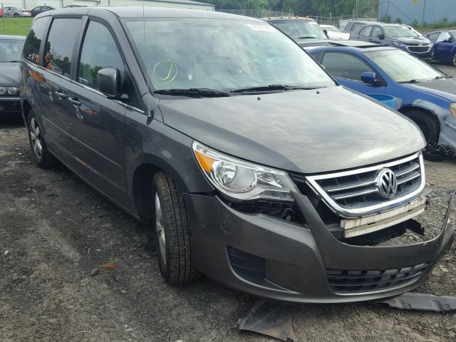 2V4RW3D13AR250758 - 2010 VOLKSWAGEN ROUTAN SE GRAY photo 1