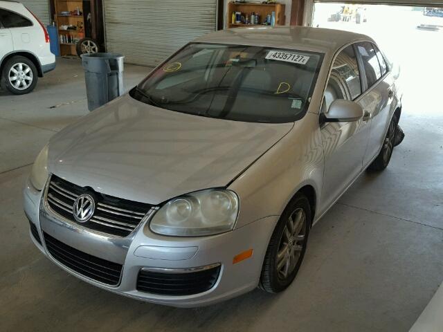 3VWRF71K37M160571 - 2007 VOLKSWAGEN JETTA 2.5 SILVER photo 2