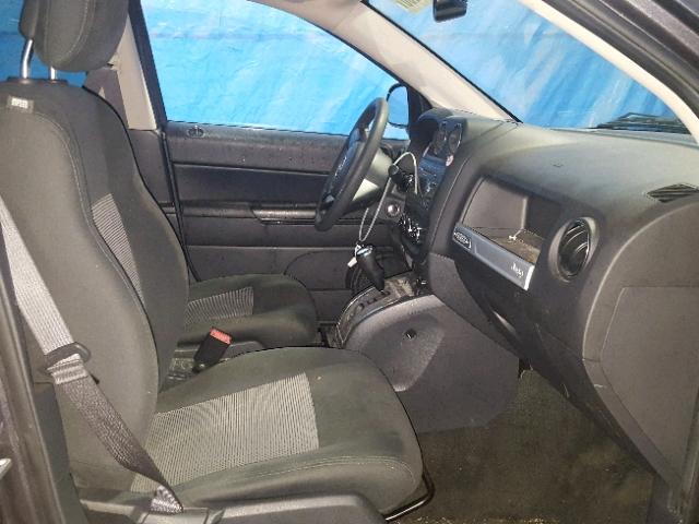 1C4NJCBA9HD124735 - 2017 JEEP COMPASS SP GRAY photo 5