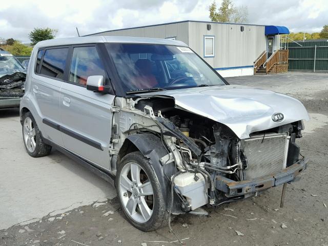 KNDJT2A23A7042209 - 2010 KIA SOUL + SILVER photo 1