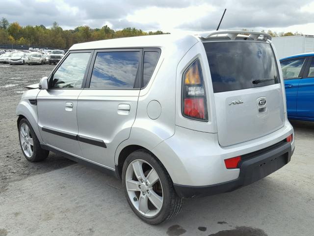 KNDJT2A23A7042209 - 2010 KIA SOUL + SILVER photo 3