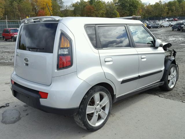 KNDJT2A23A7042209 - 2010 KIA SOUL + SILVER photo 4