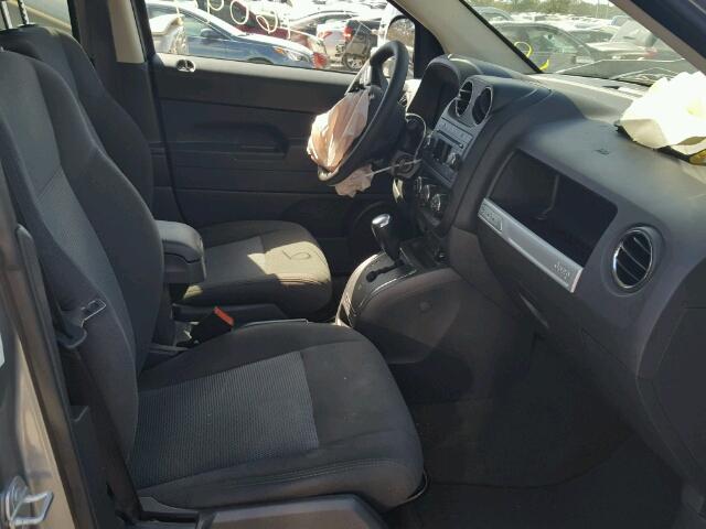 1C4NJCBA3GD792030 - 2016 JEEP COMPASS SP SILVER photo 5