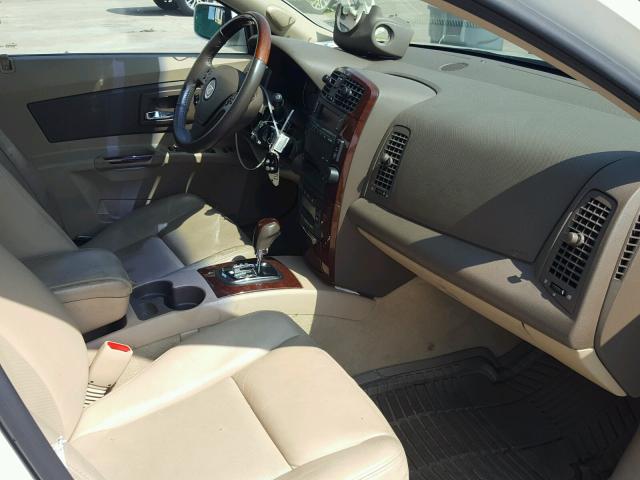 1G6DM57T260144390 - 2006 CADILLAC CTS WHITE photo 5