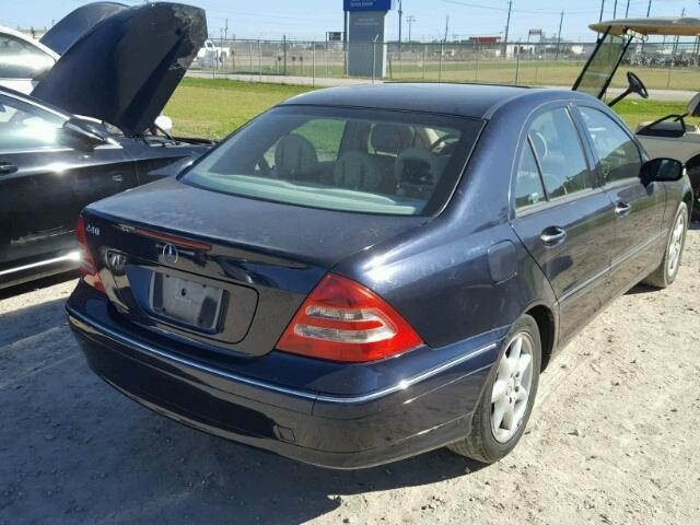 WDBRF61J33E012939 - 2003 MERCEDES-BENZ C 240 BLUE photo 4