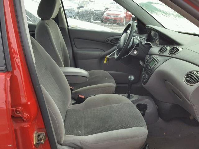 1FAFP34P03W205274 - 2003 FORD FOCUS RED photo 5