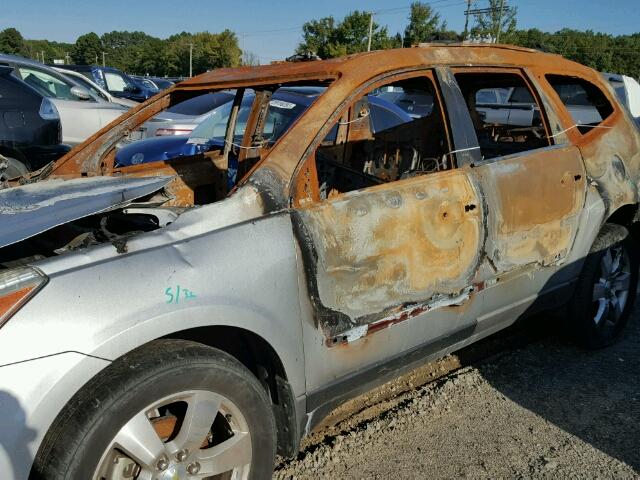 1GNER33D69S144768 - 2009 CHEVROLET TRAVERSE L SILVER photo 10