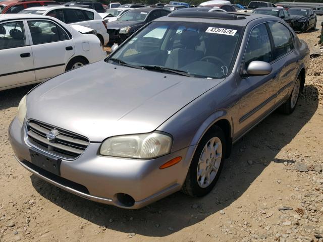 JN1CA31D01T812687 - 2001 NISSAN MAXIMA GXE SILVER photo 2