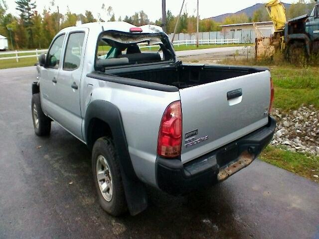 5TELU42N98Z549757 - 2008 TOYOTA TACOMA DOU SILVER photo 3