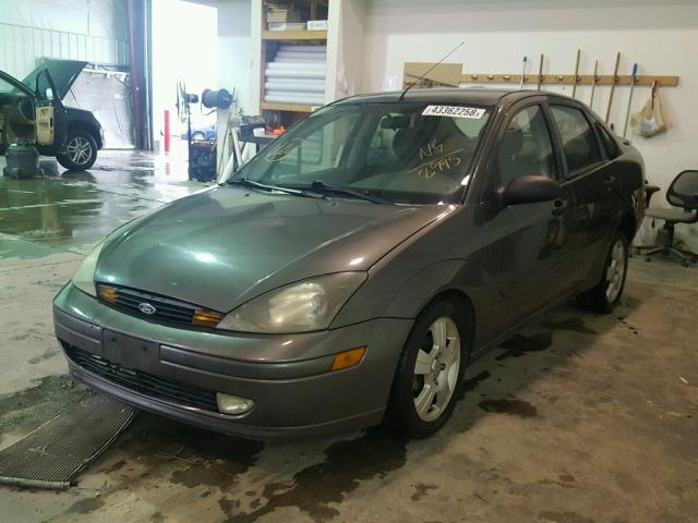 1FAFP38Z94W142995 - 2004 FORD FOCUS ZTS GRAY photo 2