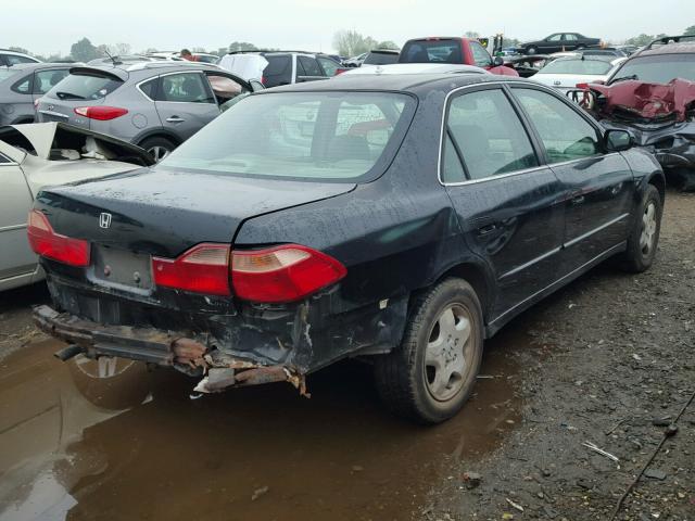 1HGCG1659WA010516 - 1998 HONDA ACCORD BLACK photo 4