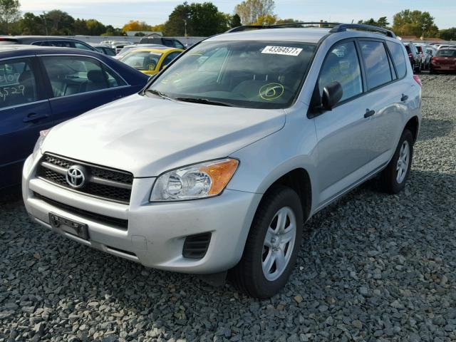 2T3BF4DVXCW255792 - 2012 TOYOTA RAV4 SILVER photo 2