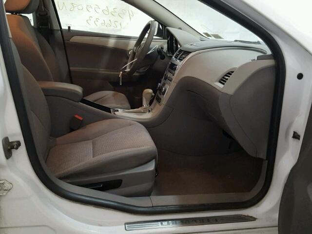 1G1ZC5E18BF353379 - 2011 CHEVROLET MALIBU 1LT 白色 照片 5