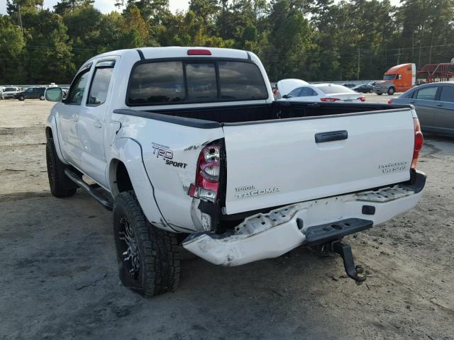 3TMJU62NX8M052572 - 2008 TOYOTA TACOMA DOU WHITE photo 3