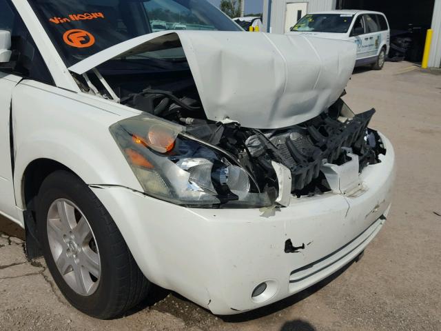 5N1BV28U45N110214 - 2005 NISSAN QUEST WHITE photo 9