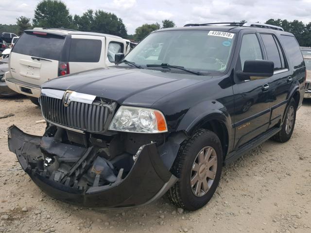 5LMFU27R24LJ38246 - 2004 LINCOLN NAVIGATOR Czarny zdjęcie 2
