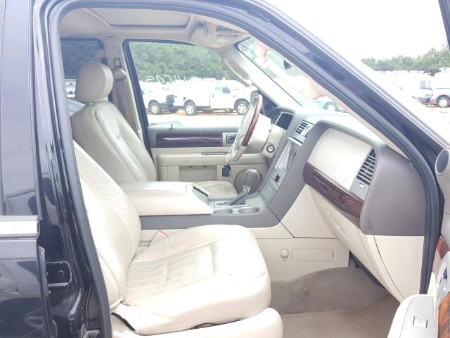 5LMFU27R24LJ38246 - 2004 LINCOLN NAVIGATOR Czarny zdjęcie 5