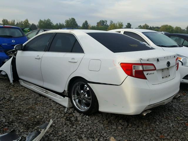 4T1BF1FK7CU125561 - 2012 TOYOTA CAMRY BASE WHITE photo 3