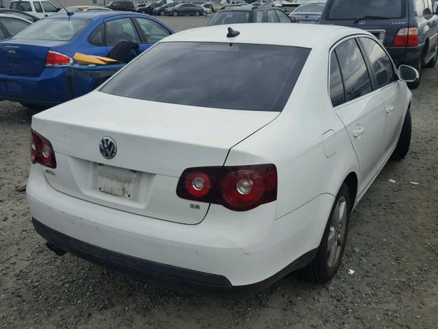 3VWRZ71K99M080461 - 2009 VOLKSWAGEN JETTA SE WHITE photo 4