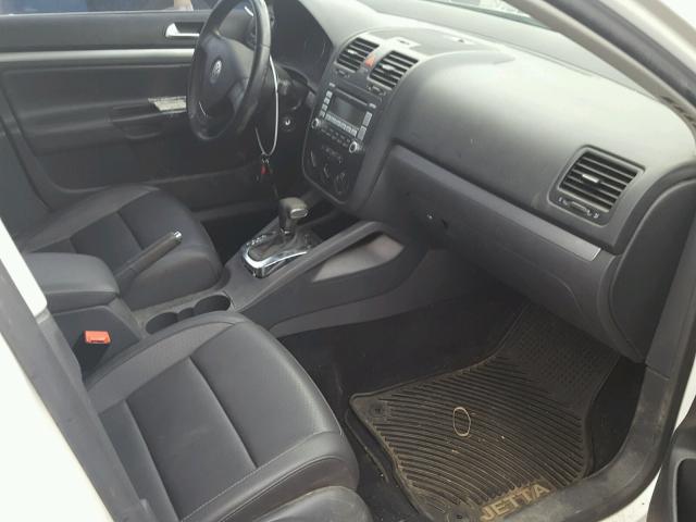 3VWRZ71K99M080461 - 2009 VOLKSWAGEN JETTA SE 白色 照片 5