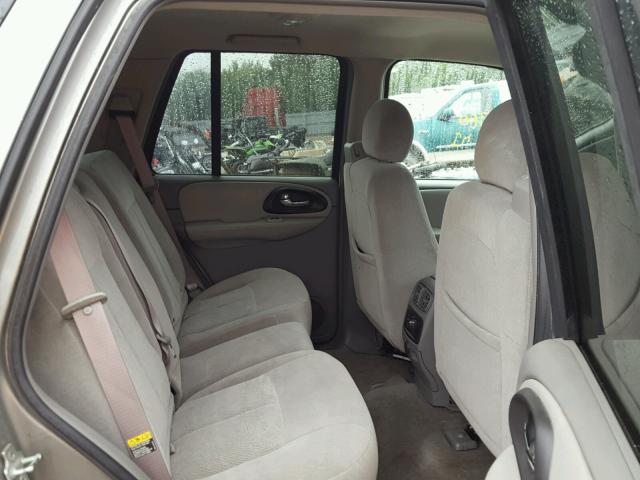 1GNDT13S152225445 - 2005 CHEVROLET TRAILBLAZE GRAY photo 6