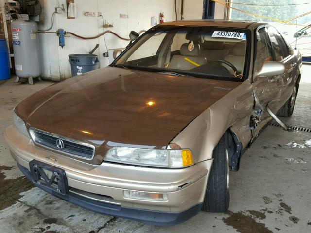 JH4KA7669PC010933 - 1993 ACURA LEGEND L GOLD photo 2