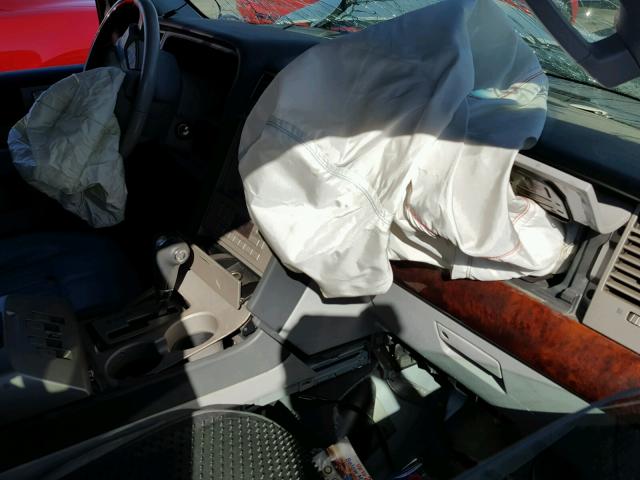 5LMFU28535LJ19430 - 2005 LINCOLN NAVIGATOR SILVER photo 5