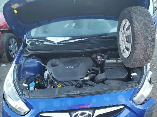 KMHCT4AE4DU555730 - 2013 HYUNDAI ACCENT BLUE photo 7