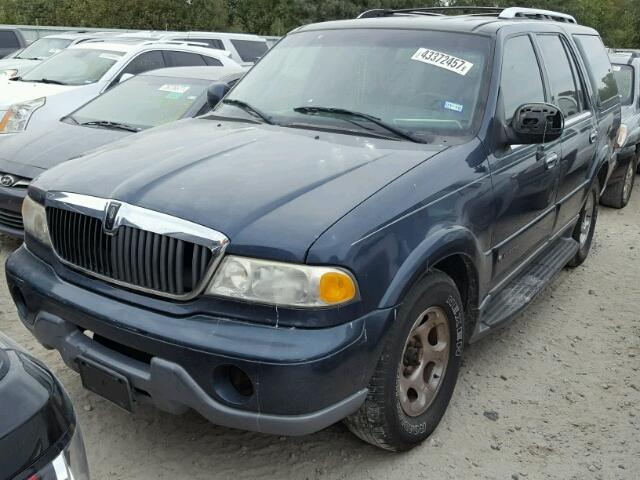 5LMEU27A81LJ06984 - 2001 LINCOLN NAVIGATOR BLUE photo 2