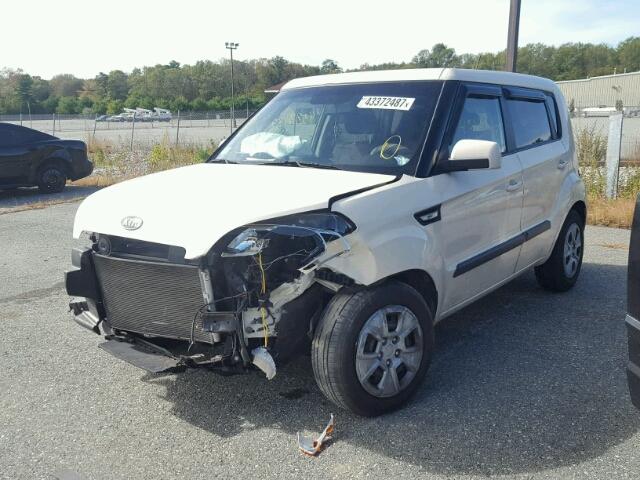 KNDJT2A54C7438520 - 2012 KIA SOUL CREAM photo 2