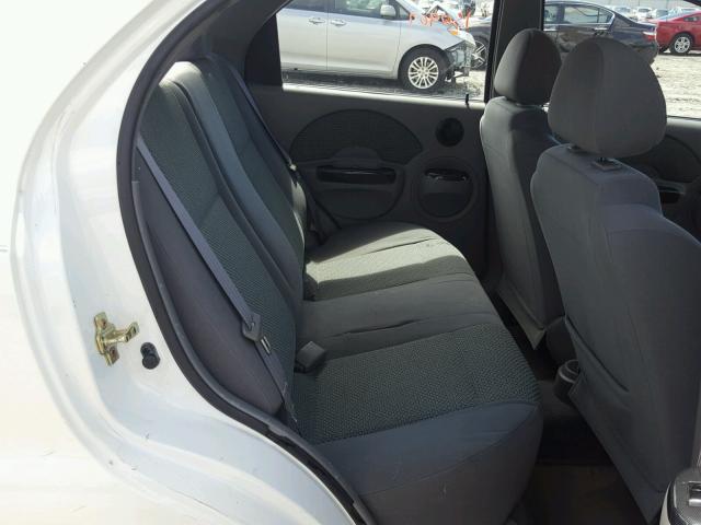 KL1TJ526X4B207134 - 2004 CHEVROLET AVEO LS WHITE photo 6