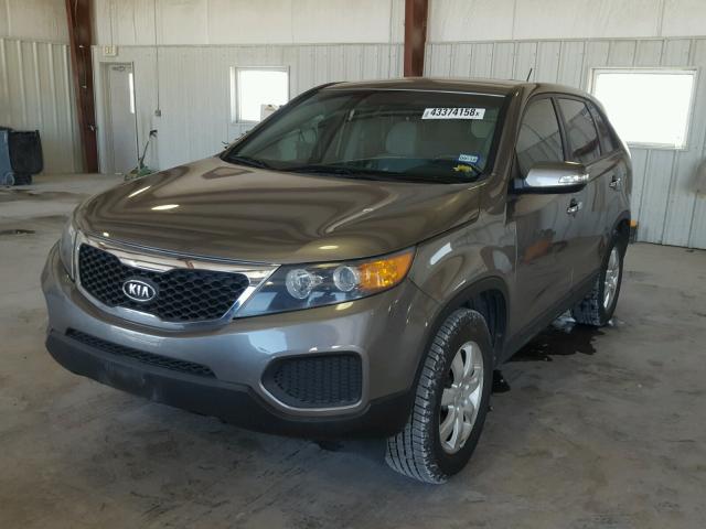 5XYKT3A15CG193074 - 2012 KIA SORENTO BA GRAY photo 2