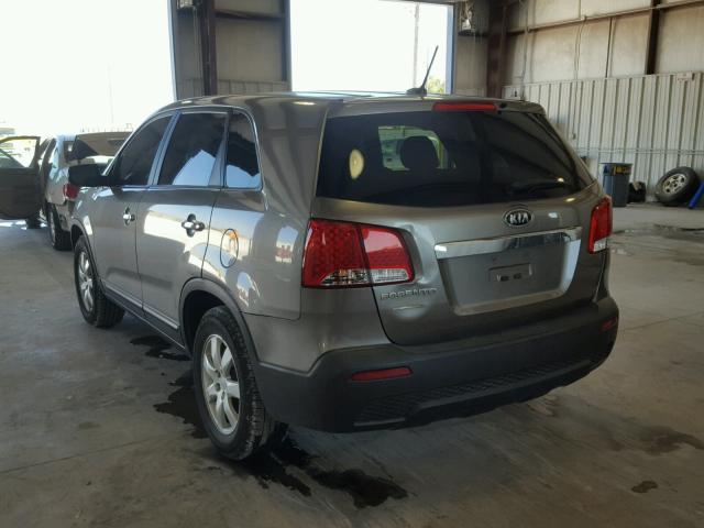 5XYKT3A15CG193074 - 2012 KIA SORENTO BA GRAY photo 3