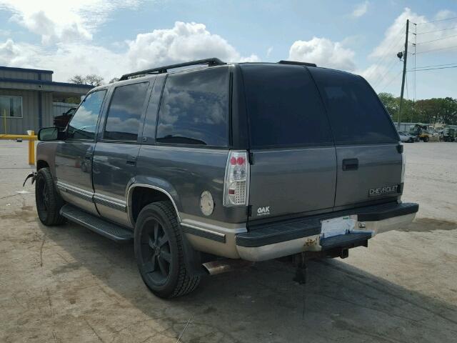 1GNEK13R4XJ443683 - 1999 CHEVROLET TAHOE GRAY photo 3