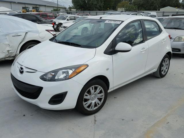 JM1DE1KY0D0155035 - 2013 MAZDA MAZDA2 WHITE photo 2