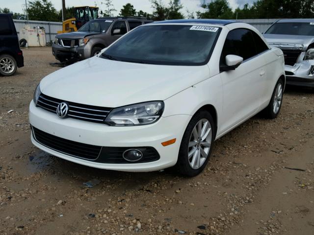 WVWBW7AH8CV000405 - 2012 VOLKSWAGEN EOS KOMFOR 白色 照片 2